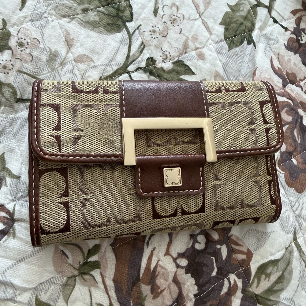 Liz Claiborne Brown and Cream Patterned Wallet